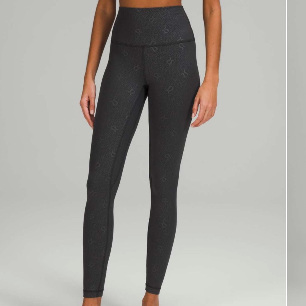 Lululemon Align High-Rise Pant 25"
Yogo Emboss Black / Black